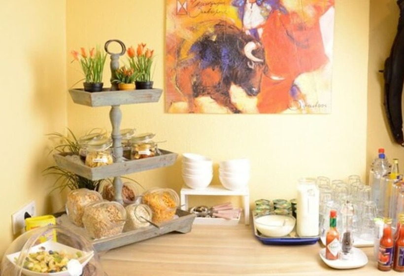 Отель Barcelona Bed & Breakfast