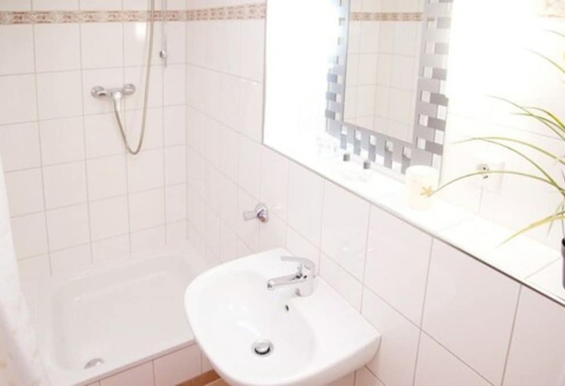 Отель Barcelona Bed & Breakfast