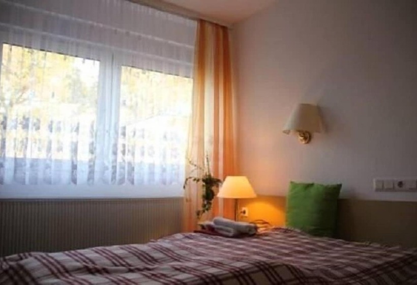 ホテル Die Gurkenscheune   Frühstückspension