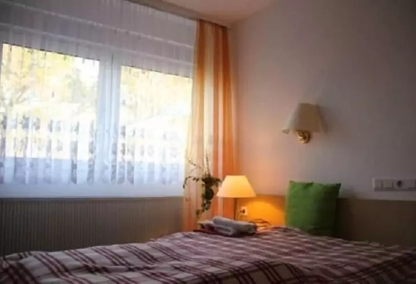 ホテル Die Gurkenscheune   Frühstückspension