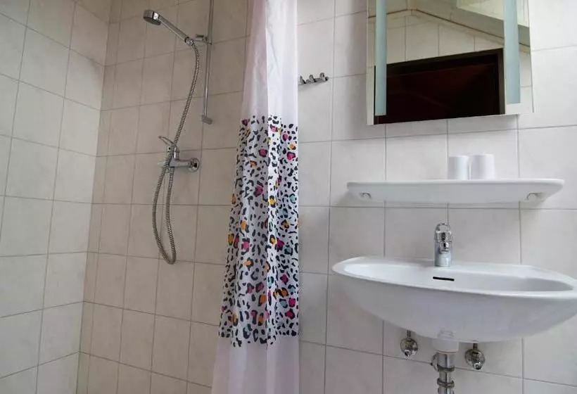 Hotelli Gisela S Gästehaus Brakel   Self Check In