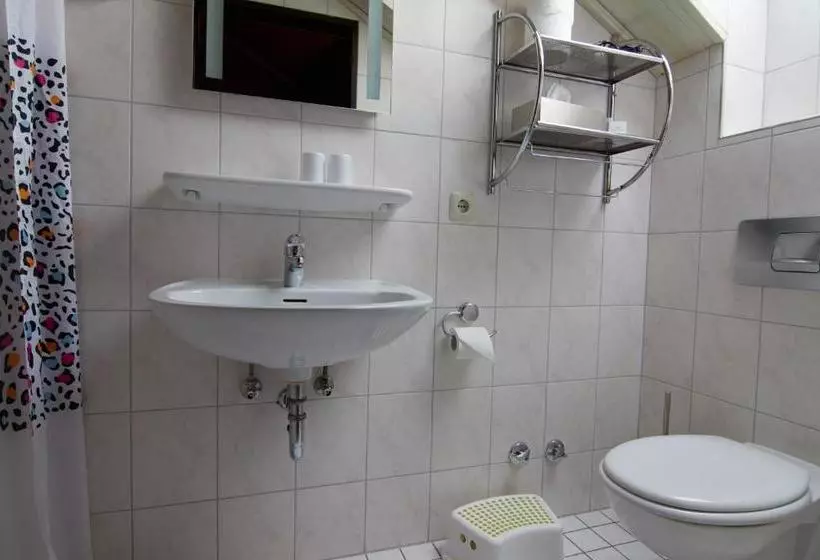 Hotelli Gisela S Gästehaus Brakel   Self Check In