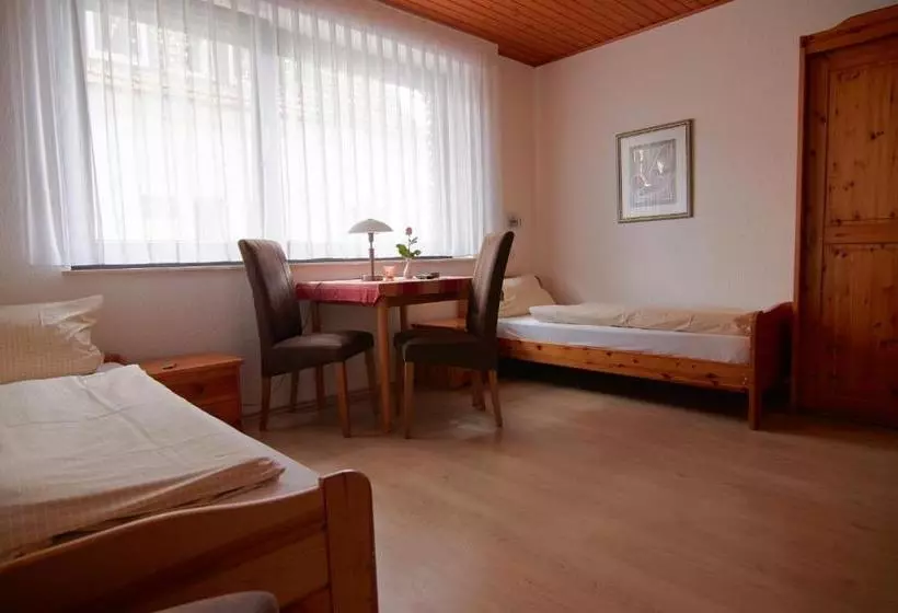 Hotelli Gisela S Gästehaus Brakel   Self Check In