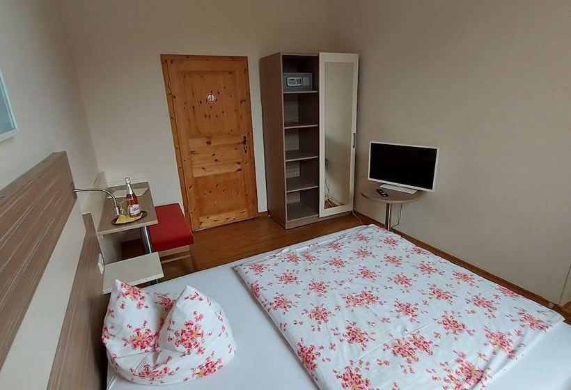 Отель Kommodich