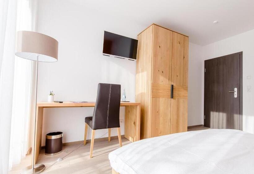 فندق Vier Jahreszeiten An Den Thermen