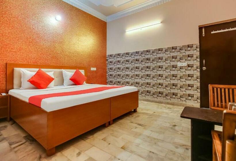 Flagship Hotel Ashirwad