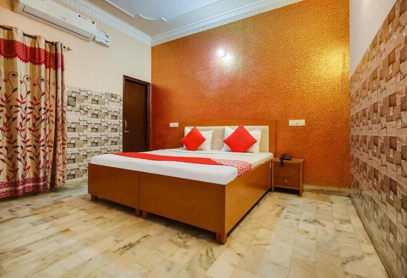 Flagship Hotel Ashirwad