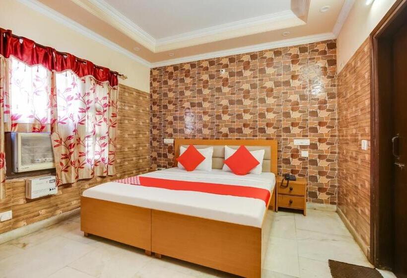 Flagship Hotel Ashirwad