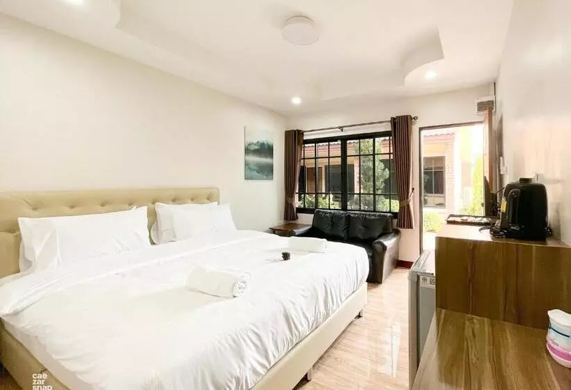 هتل Cottagepine Rayong Resort&cafe
