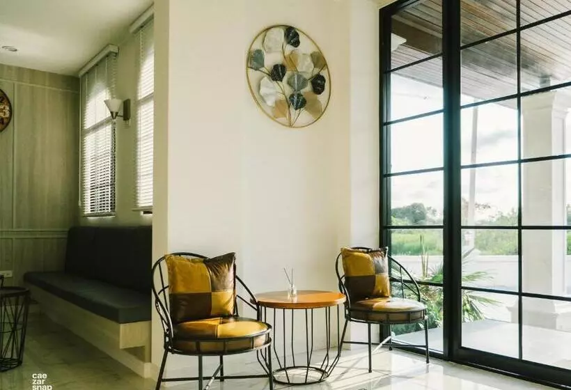 هتل Cottagepine Rayong Resort&cafe