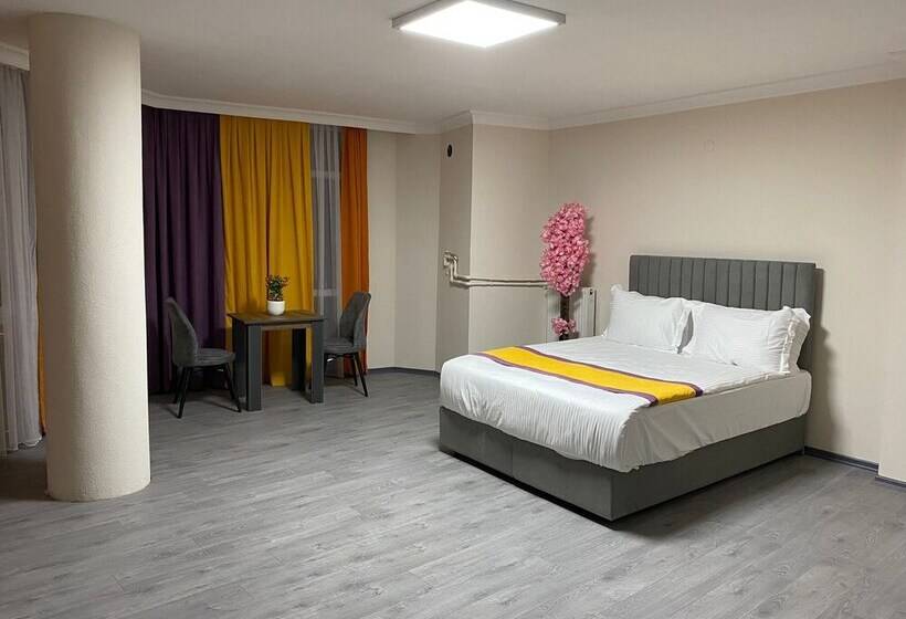 ホテル Güner City