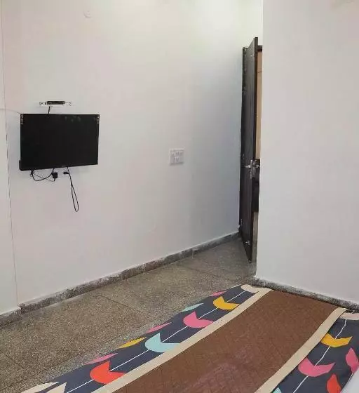 ホテル Oyo  Dahleez