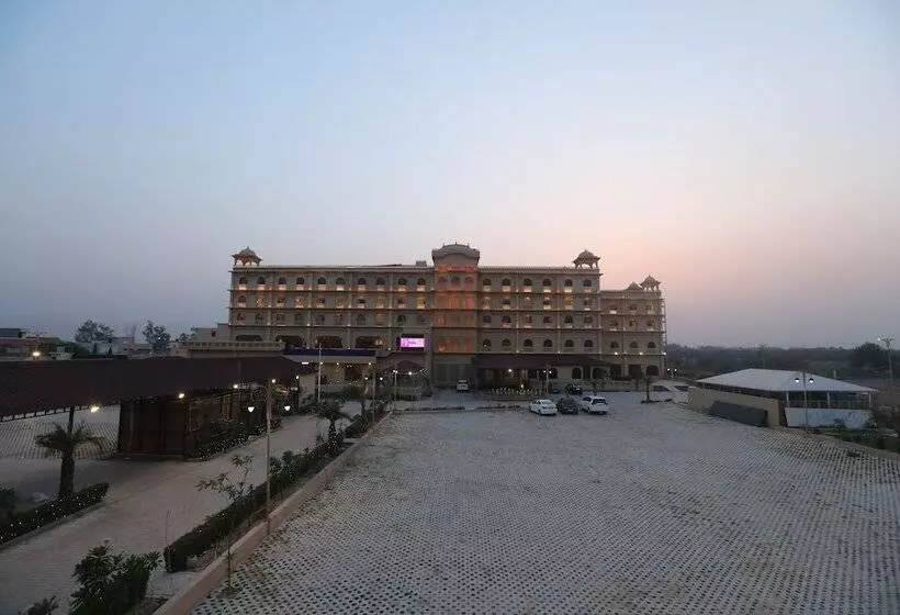 ホテル Regenta Central City Vilas Palace Ambala