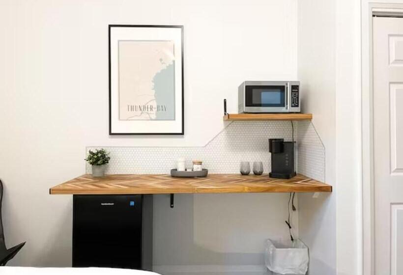 בית מלון כפרי Lake Superior Boutique