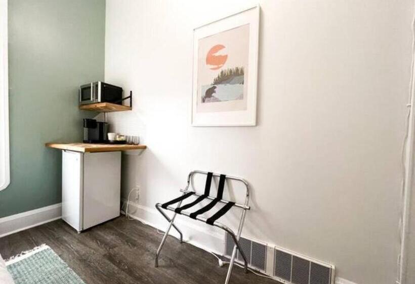 בית מלון כפרי Lake Superior Boutique