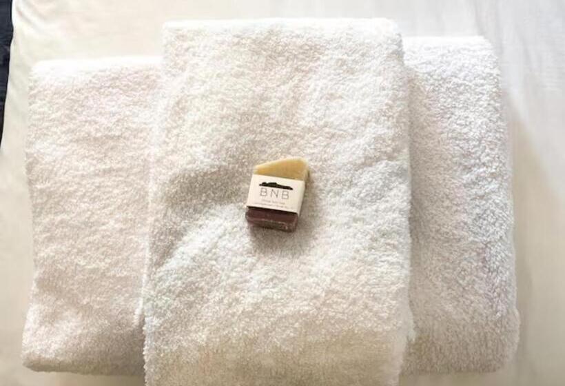 בית מלון כפרי Lake Superior Boutique