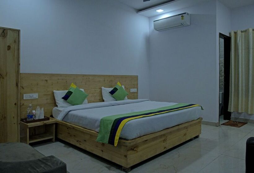 Hotel Treebo The King Mohali