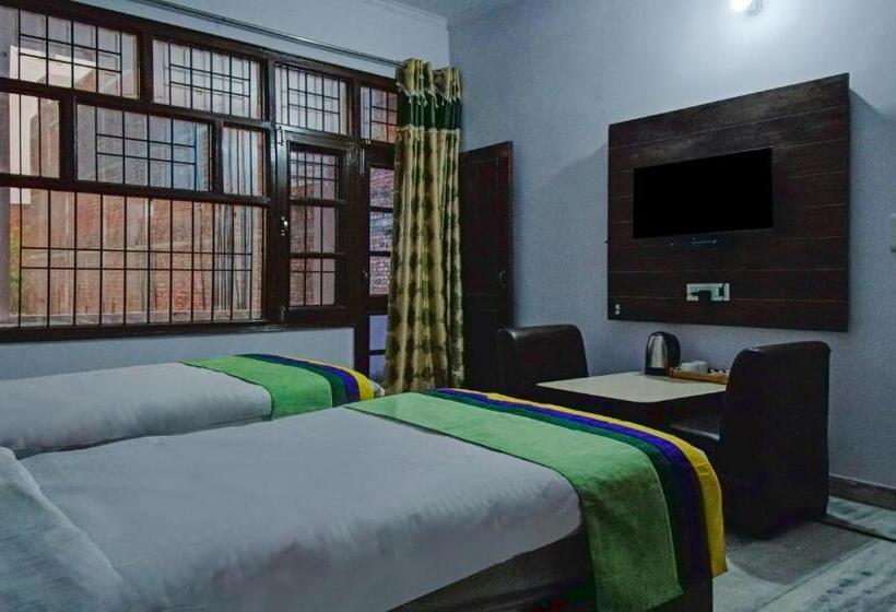 Hotel Treebo The King Mohali