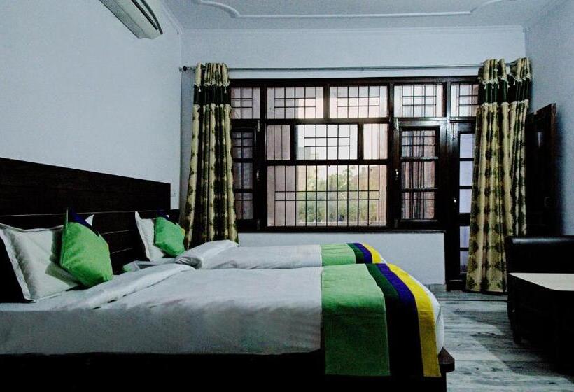 Hotel Treebo The King Mohali