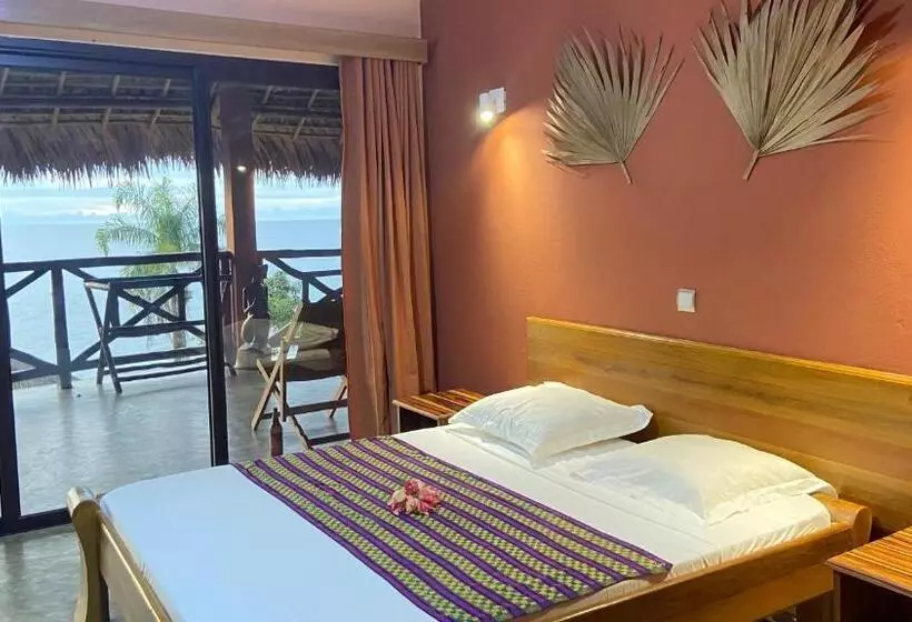هتل Veronika Resort Nosy Komba