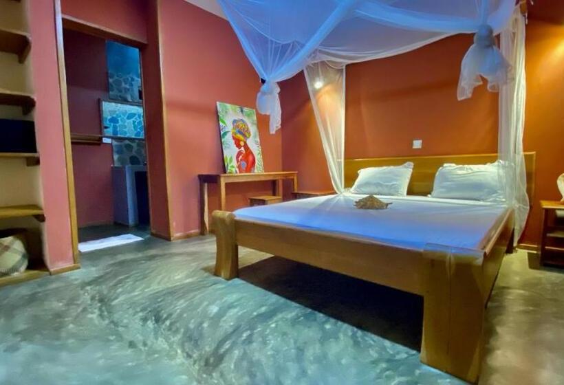 هتل Veronika Resort Nosy Komba