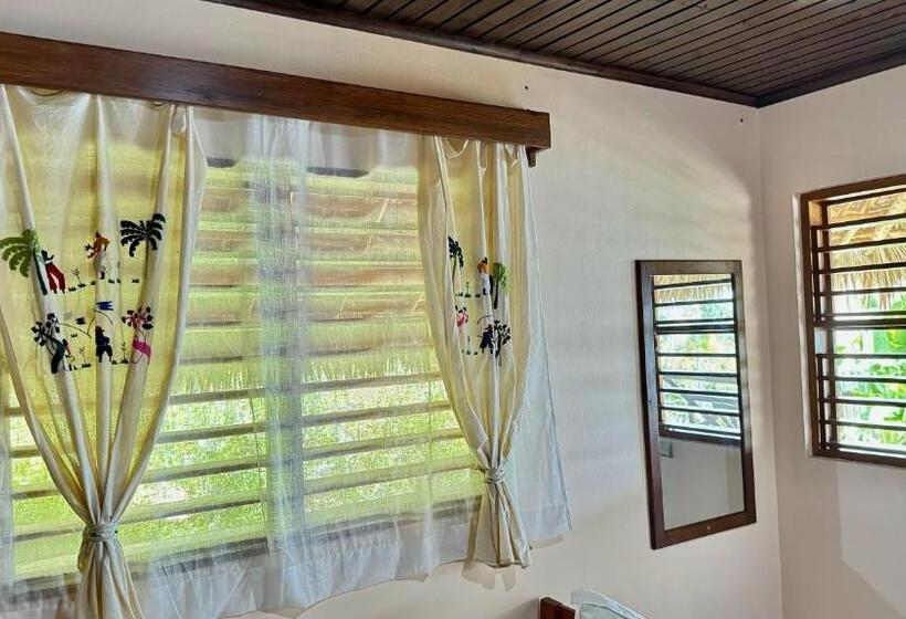 هتل Veronika Resort Nosy Komba