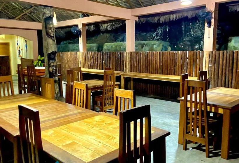 هتل Veronika Resort Nosy Komba