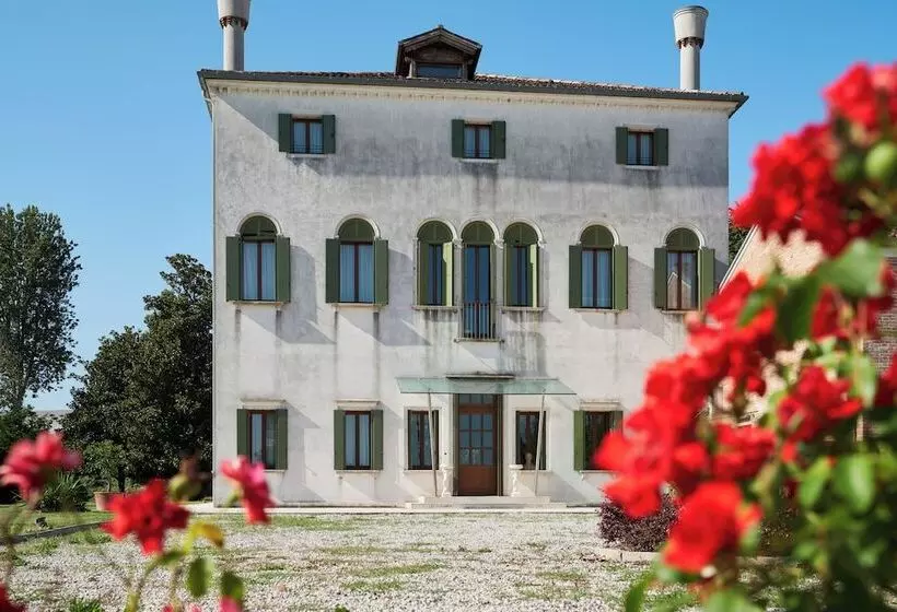 هتل Villa Martin