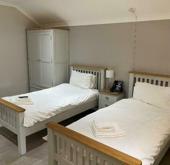 ホテル Ye Olde Plough House