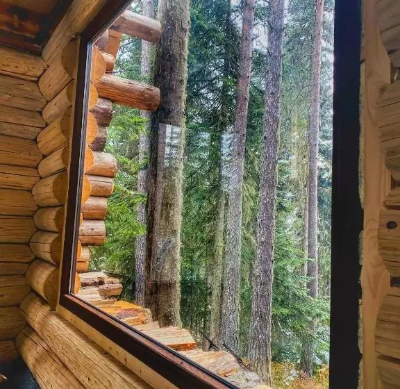 هتل Hut In Hatsvali