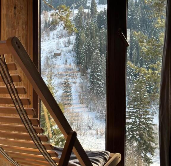 هتل Hut In Hatsvali