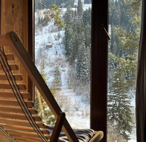 هتل Hut In Hatsvali