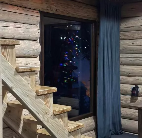 هتل Hut In Hatsvali