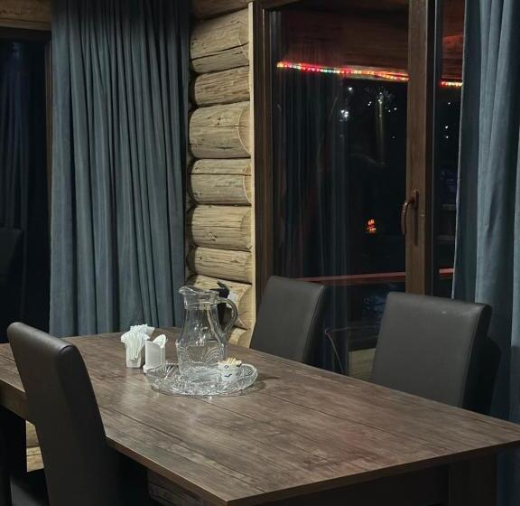 هتل Hut In Hatsvali