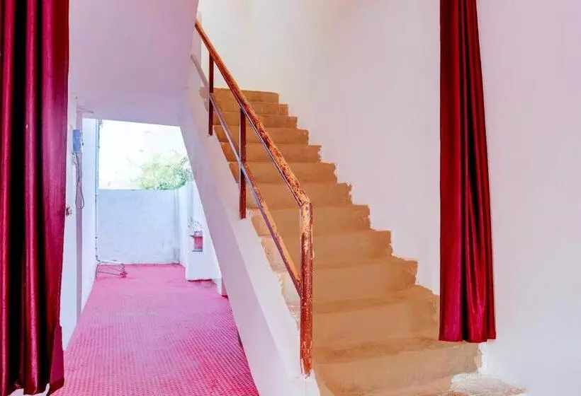 Hotelli Oyo Flagship 70252  Samridhi