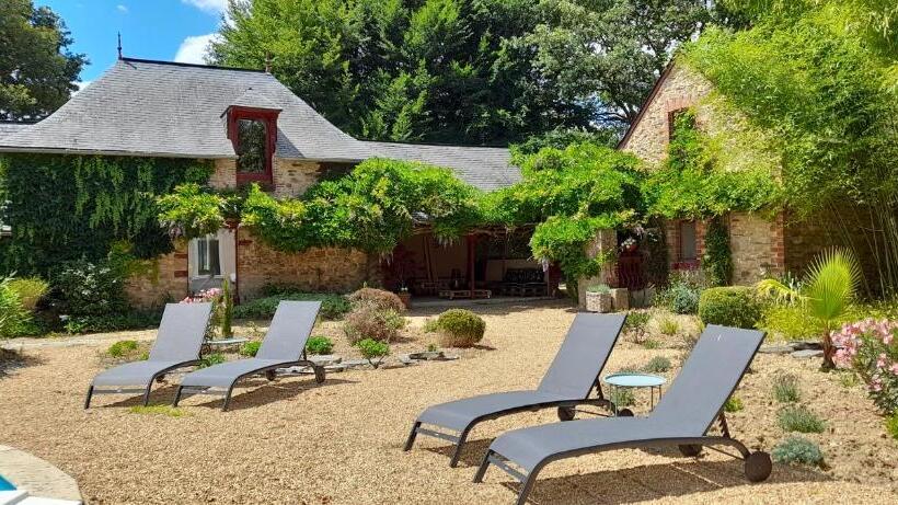 بنسيون Domaine De Vaufleury   La Maison Du Boulanger