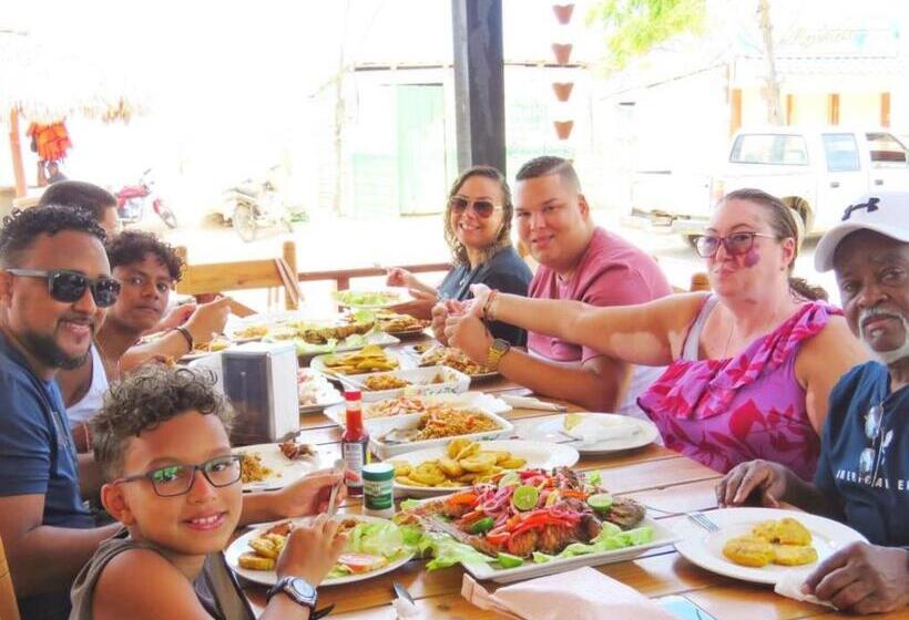 Buen Hombre Kite Hotel Y Restaurante