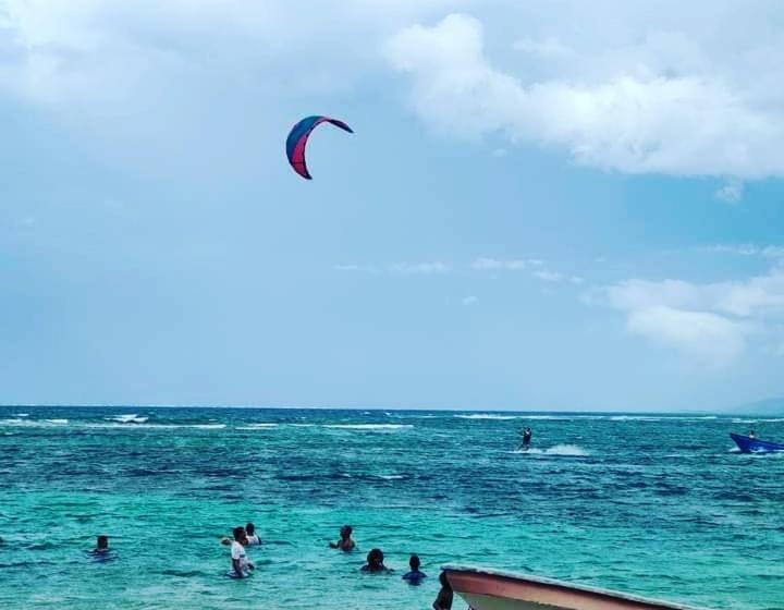 Buen Hombre Kite Hotel Y Restaurante