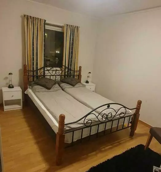 Roald Hostel