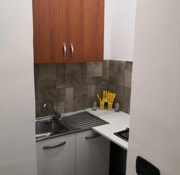 تختخواب و صبحانه Carlino Room S