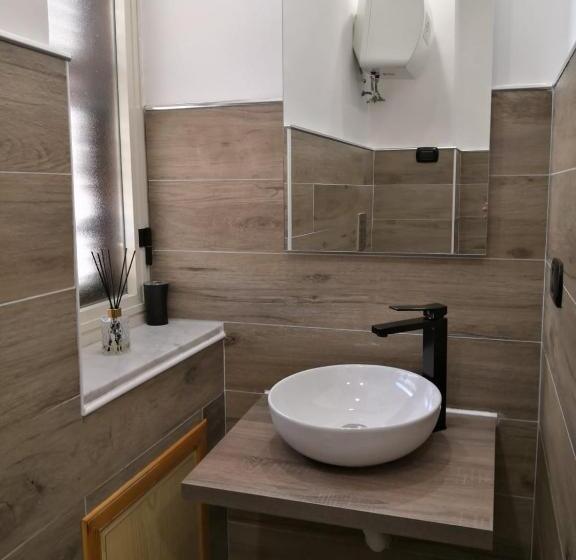 تختخواب و صبحانه Carlino Room S