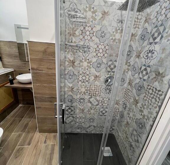 تختخواب و صبحانه Carlino Room S