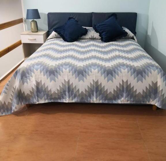 تختخواب و صبحانه Carlino Room S