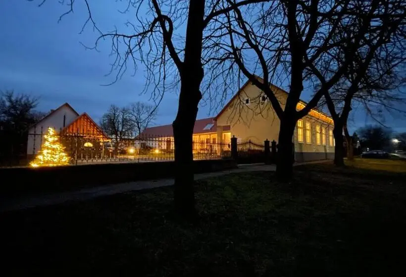 Majatalo Gyöngyike Vendégház   Szakály