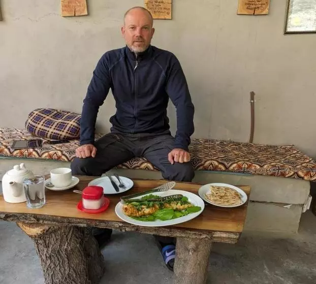 هتل Manokur E Basa