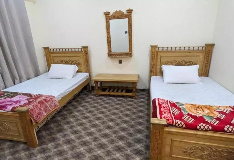 هتل Manokur E Basa