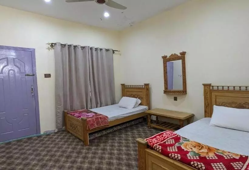 هتل Manokur E Basa