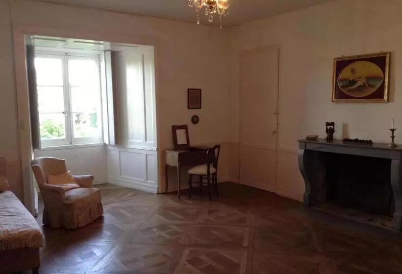 ベッドアンドブレックファースト Chateau De Frasne