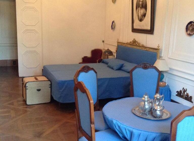 민박 Chateau De Frasne