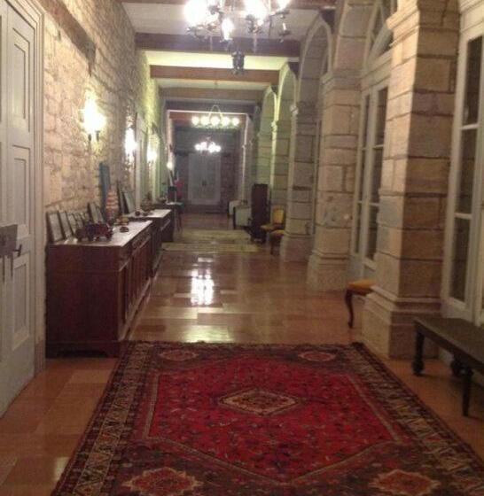 민박 Chateau De Frasne